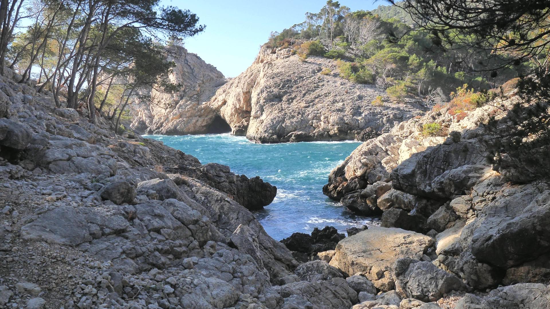 西班牙是皮盖拉卡尔维亚和安德拉特之间的主要岛屿视频的预览图