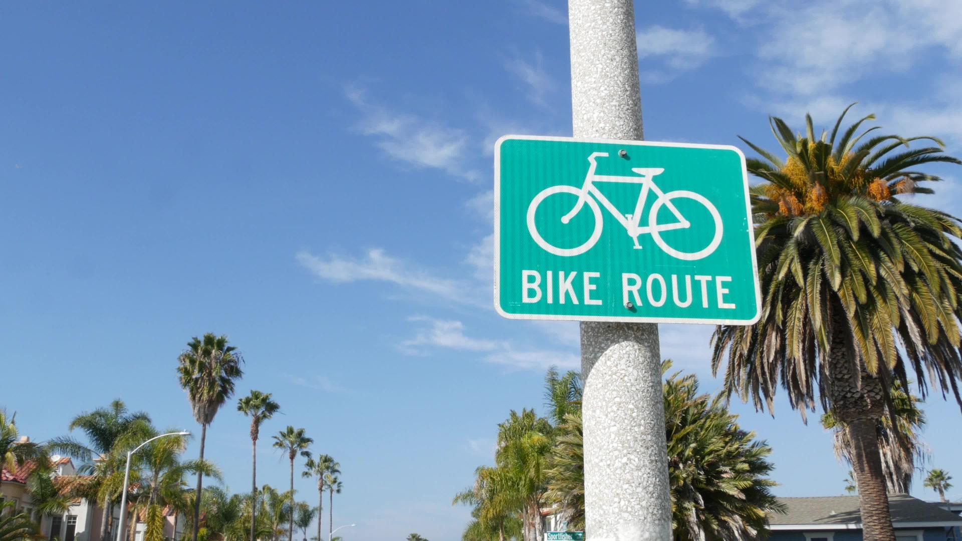 加利福尼亚美国自行车道上的绿色路标视频的预览图
