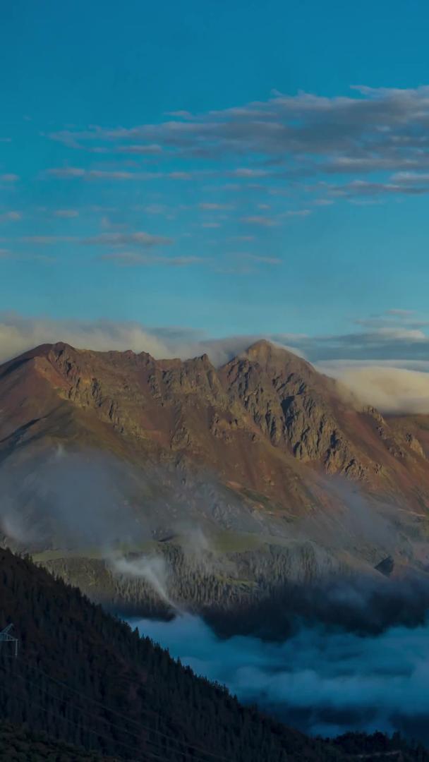 延时西藏318国道拉多山观景台清晨素材视频的预览图