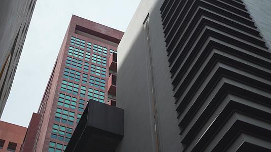 墨西哥高层建筑的低角度视角视频的预览图
