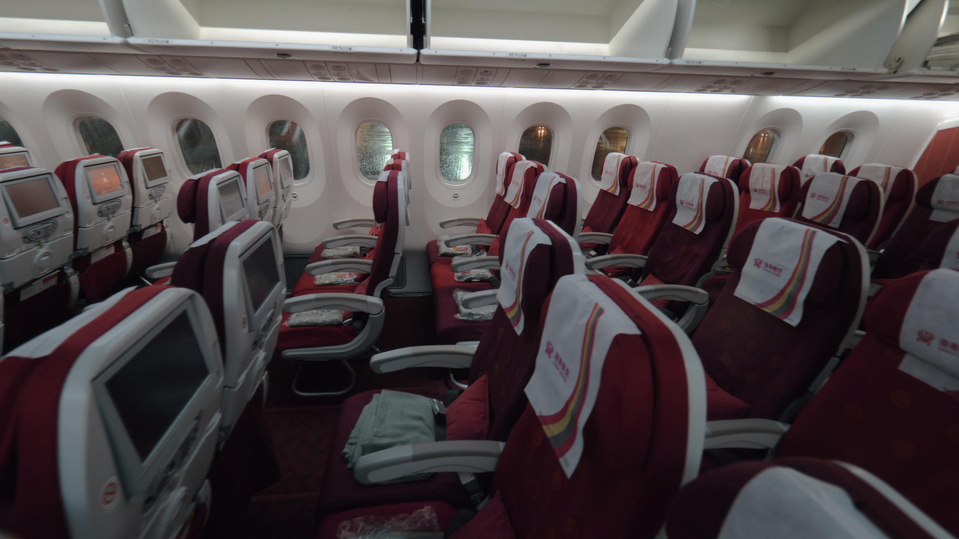 Hainan航空公司飞机经济舱空机舱视频的预览图