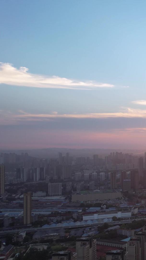 太阳拍摄城市夕阳落日天空自然天气太阳光素材视频的预览图