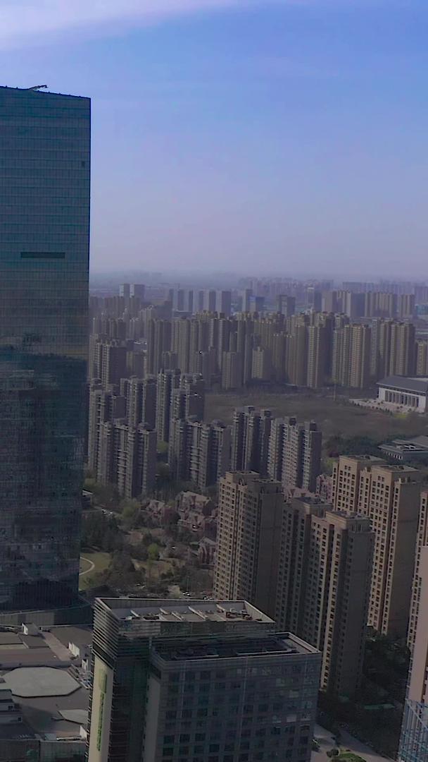 城市楼宇航拍视频的预览图