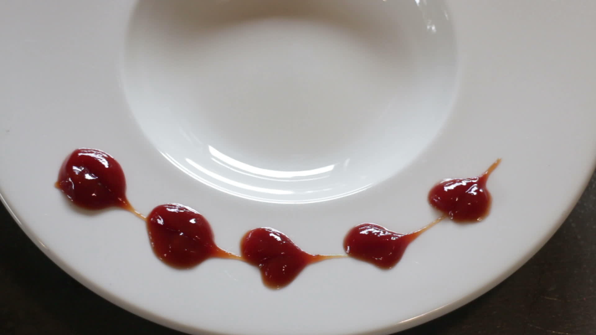 番茄酱或饰的番茄酱或红酱视频的预览图