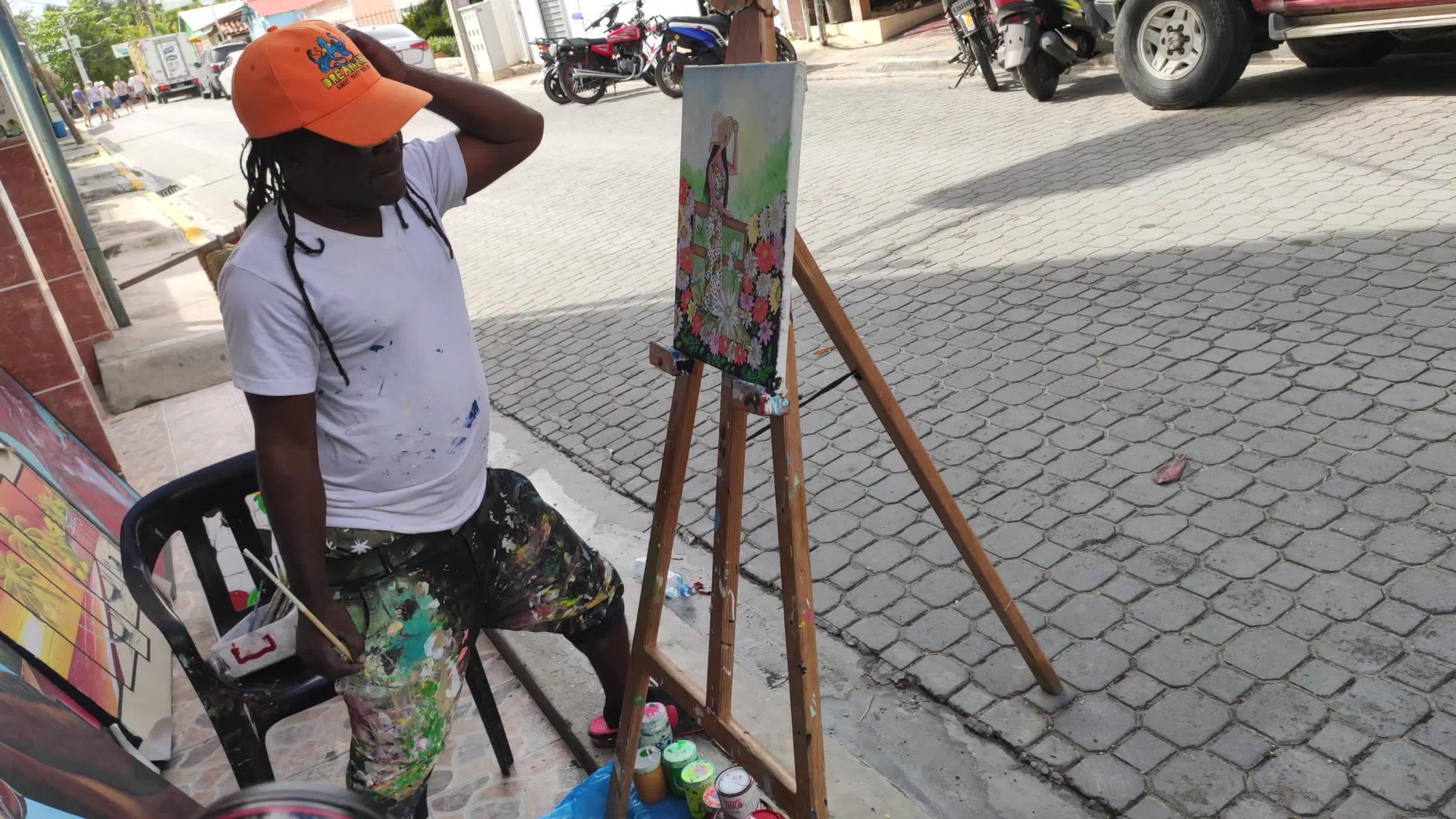 Bayahibe画家在街上画画视频的预览图
