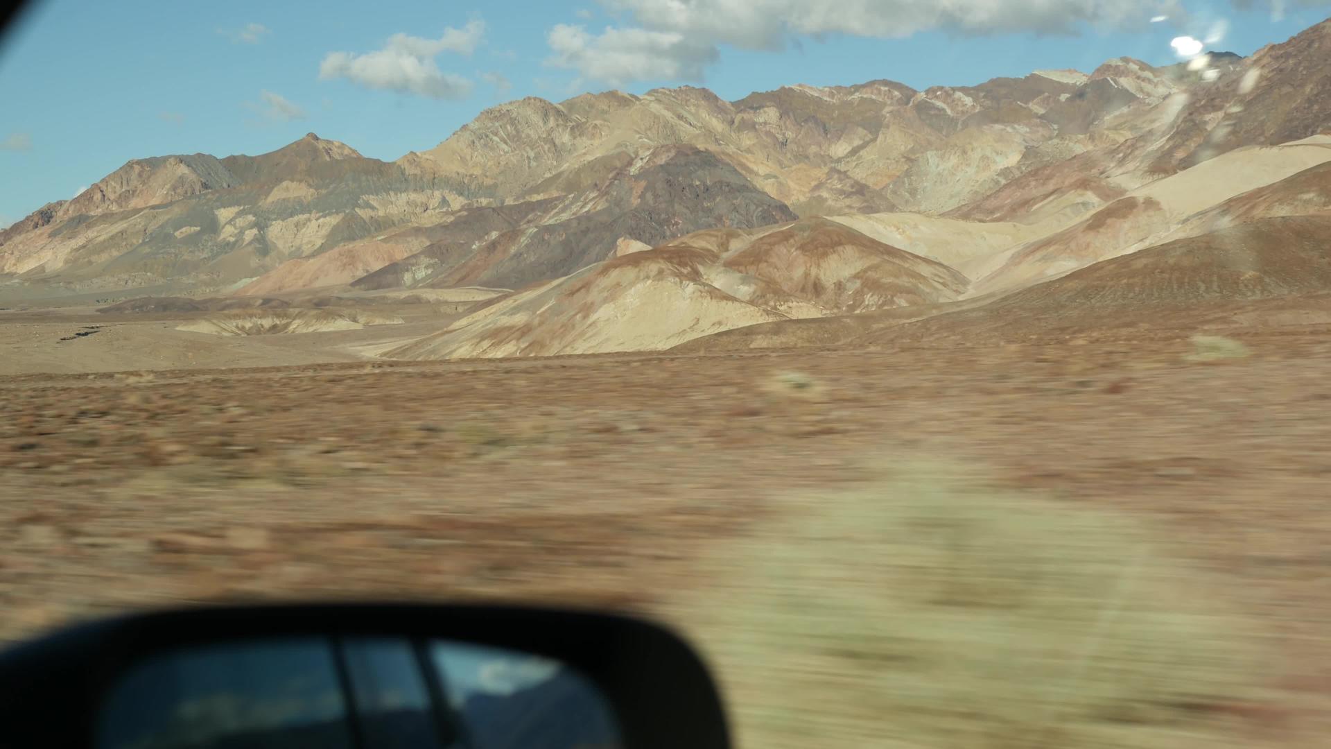 前往加利福尼亚艺术家调色板大道死亡谷视频的预览图