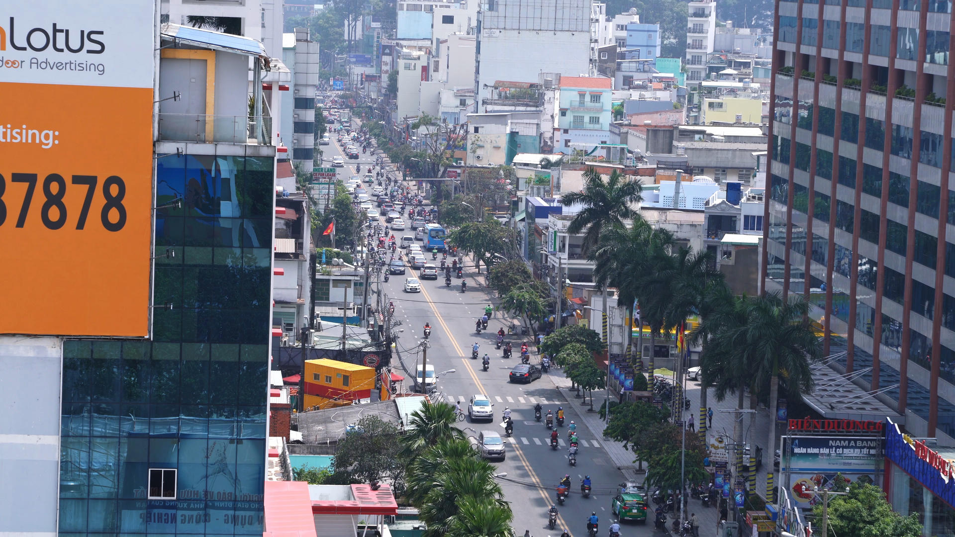 越南城市街道航拍视频的预览图