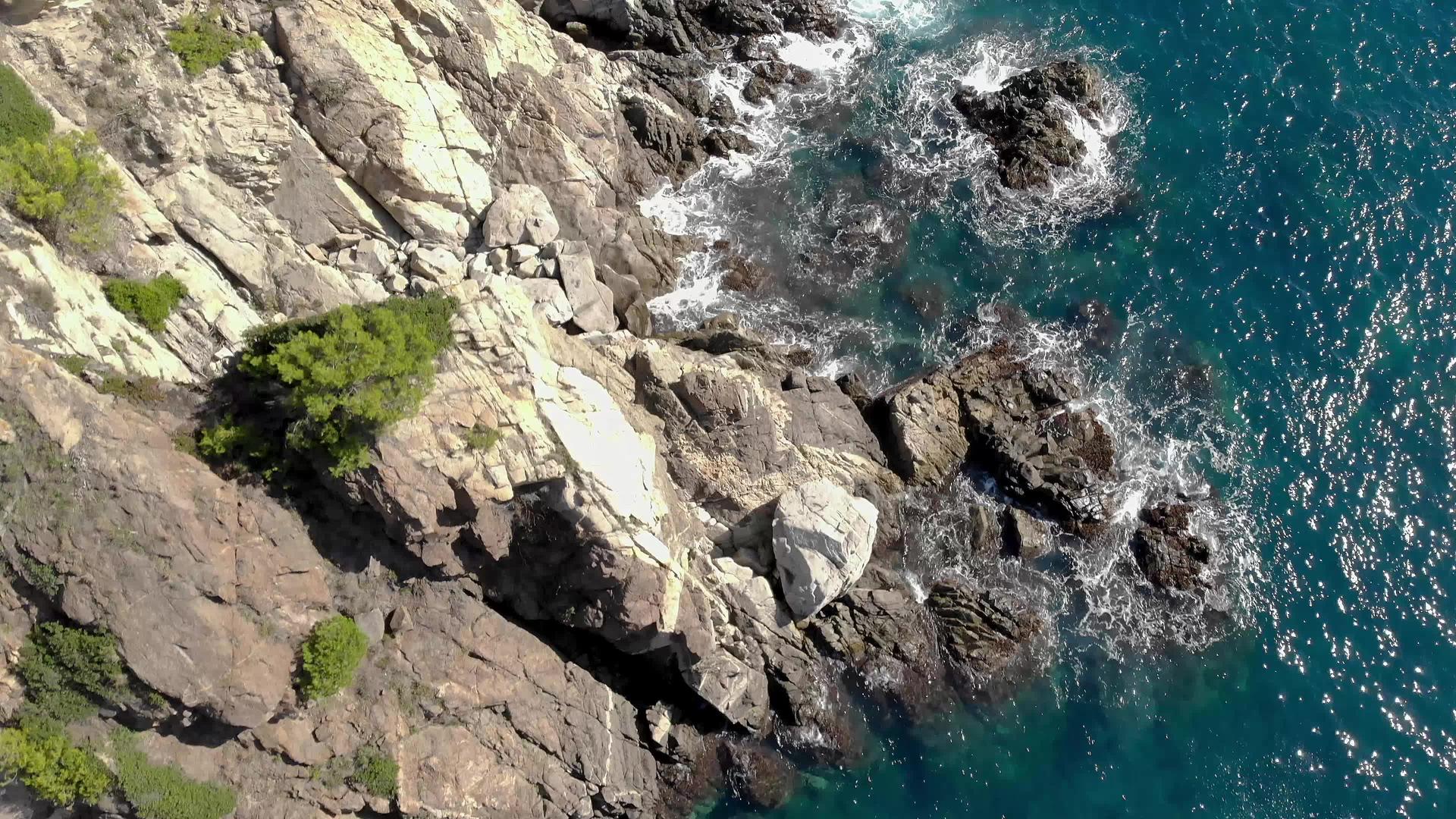 空中景观片段位于西班牙沿海地区视频的预览图