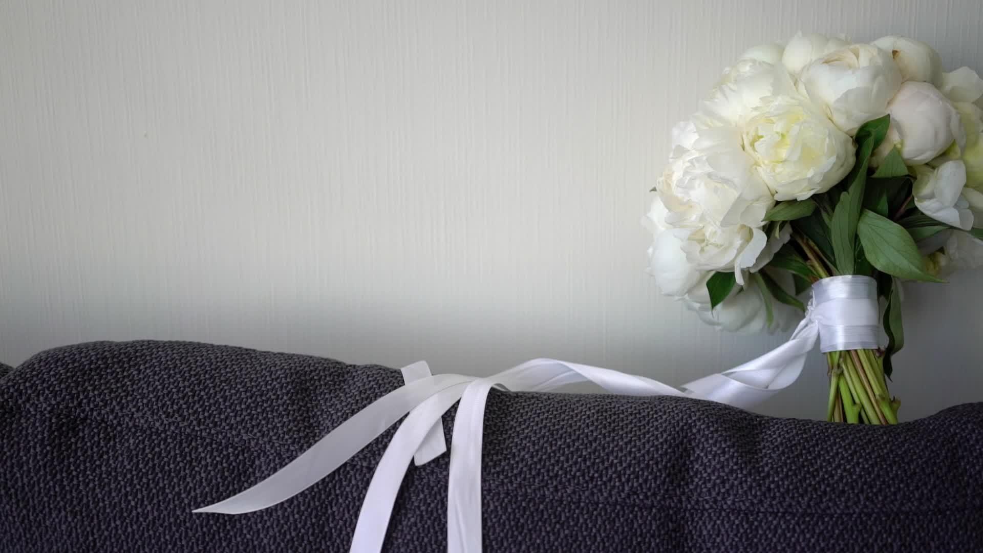 花束花和白面纱视频的预览图