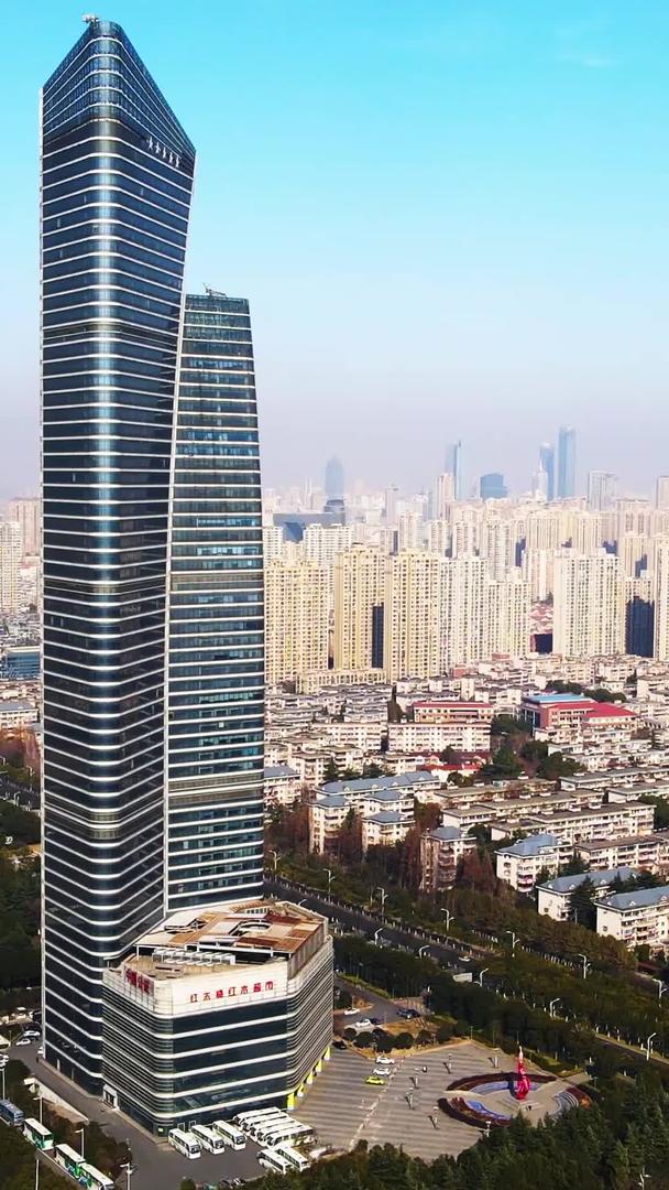无锡润华国际大厦高清航拍视频的预览图