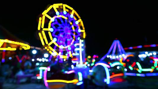 夜市博览会的焦耳雪轮和滚动灯光视频的预览图