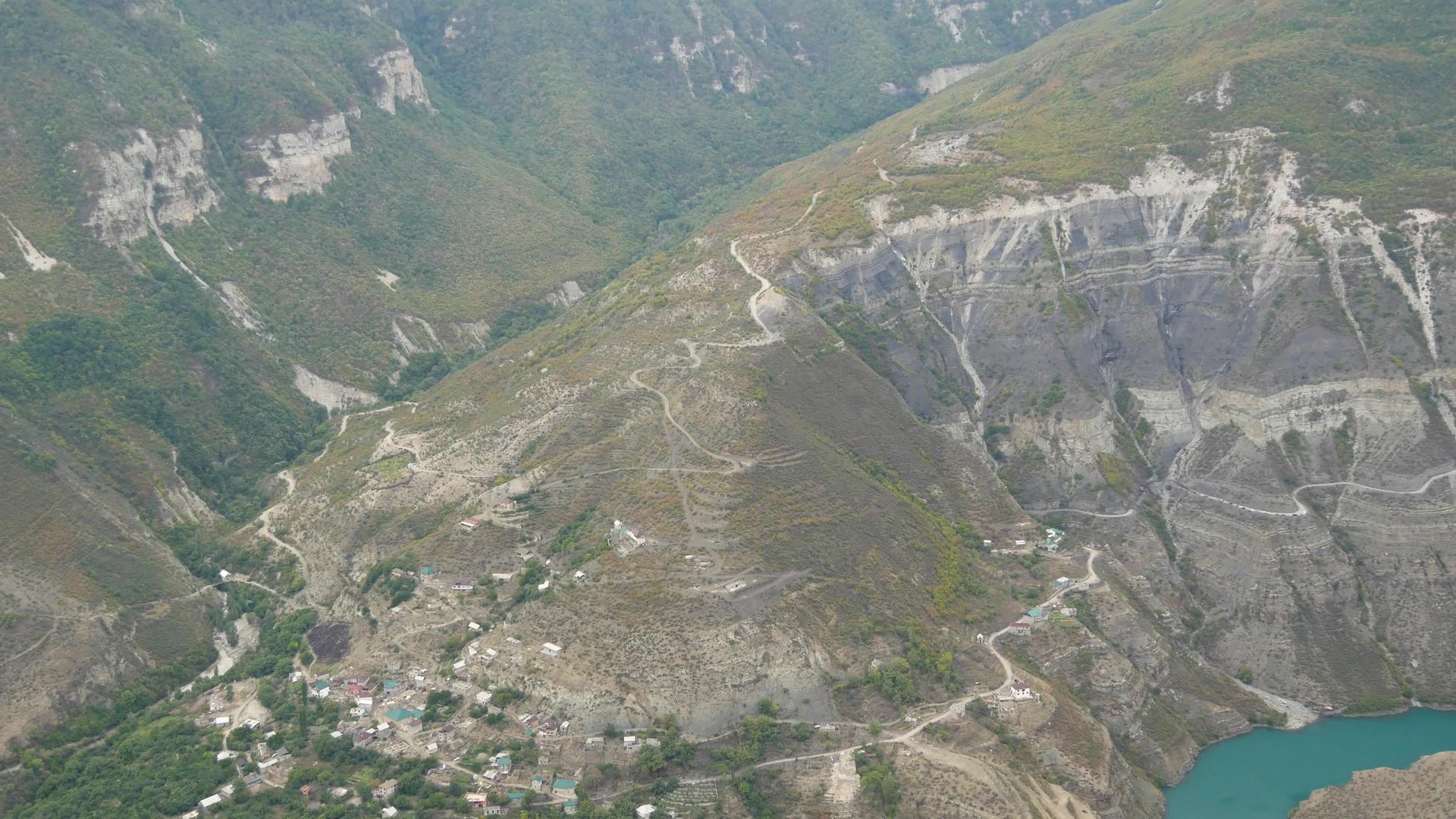 俄罗斯从上面的达吉斯坦共和国大苏拉克峡谷Dubki视频的预览图