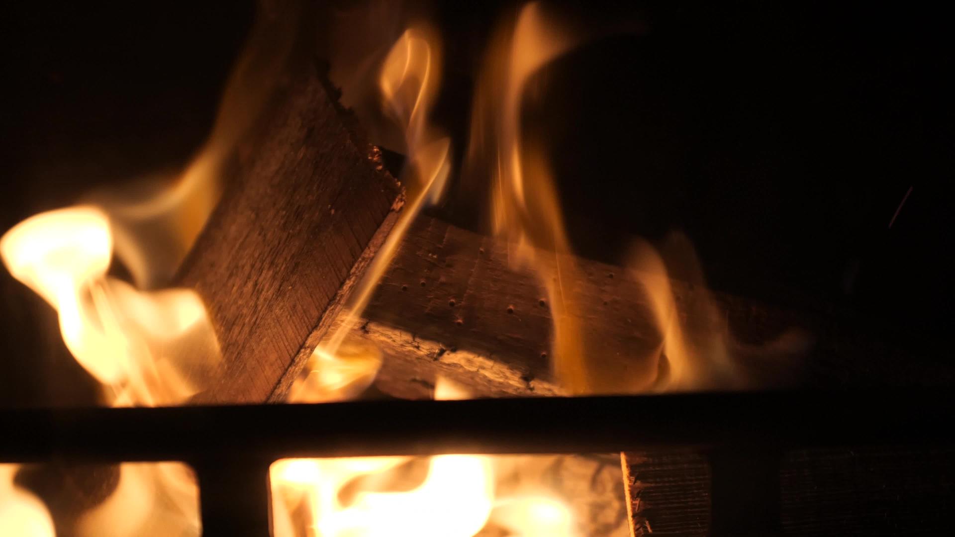 50fps木柴燃烧器正在使用中视频的预览图