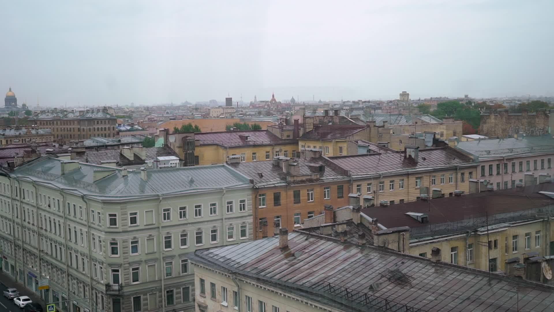 圣彼得斯堡的俄罗斯城市中心是夏天的一天视频的预览图