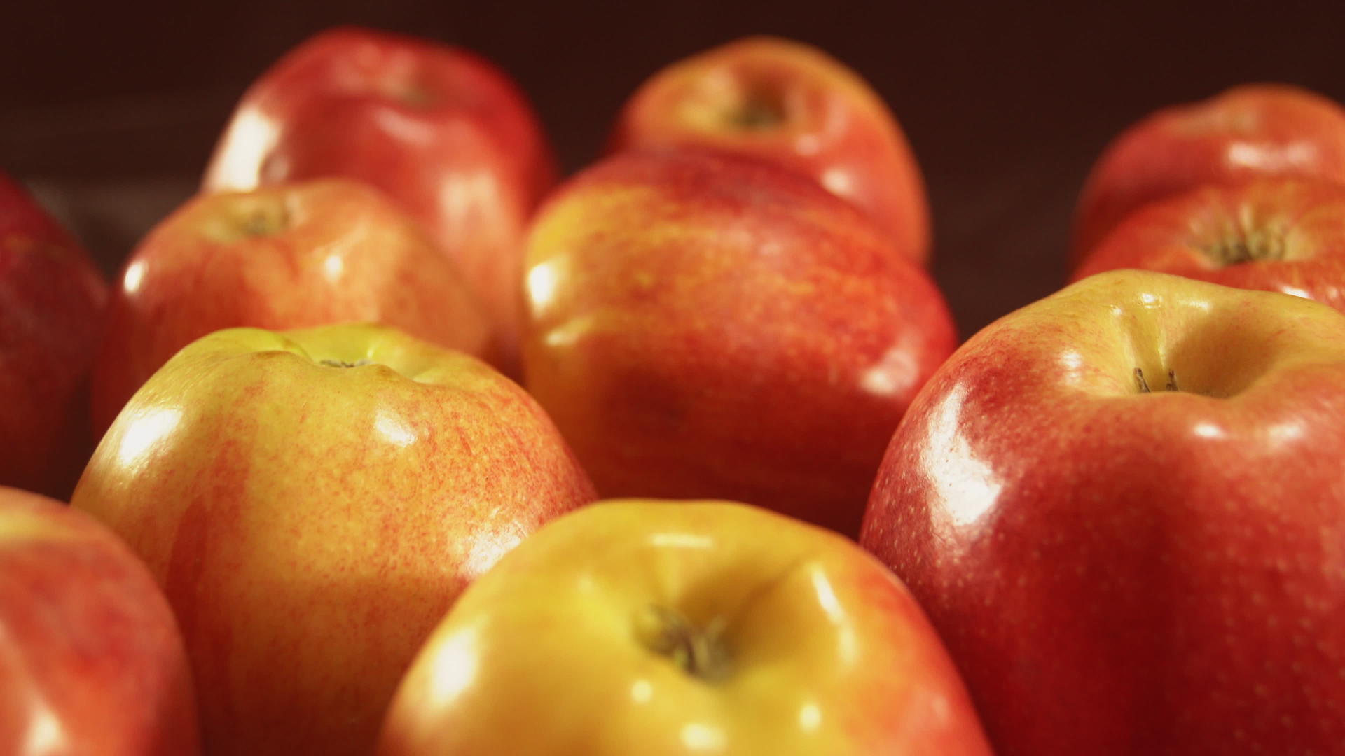关闭红苹果有色水果以改善健康视频的预览图