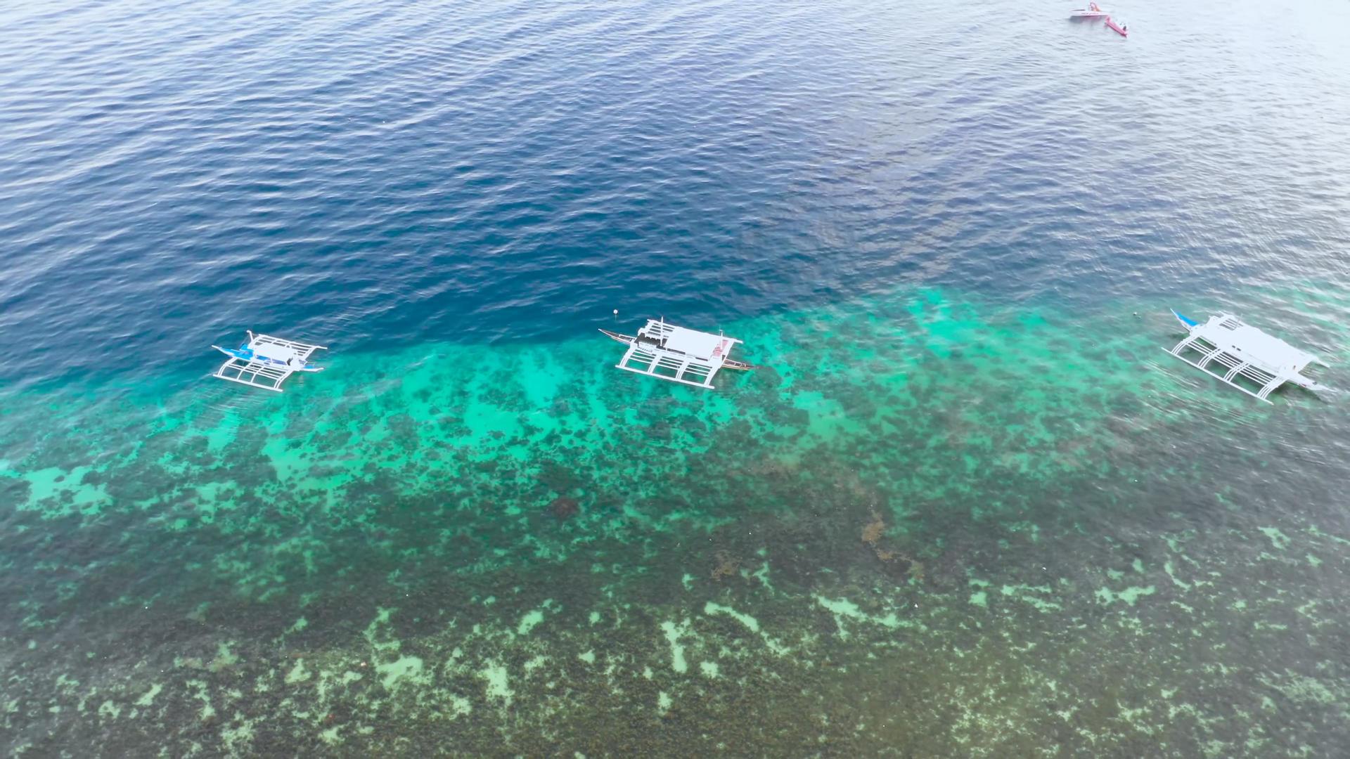 菲律宾薄荷岛海上螃蟹船视频的预览图