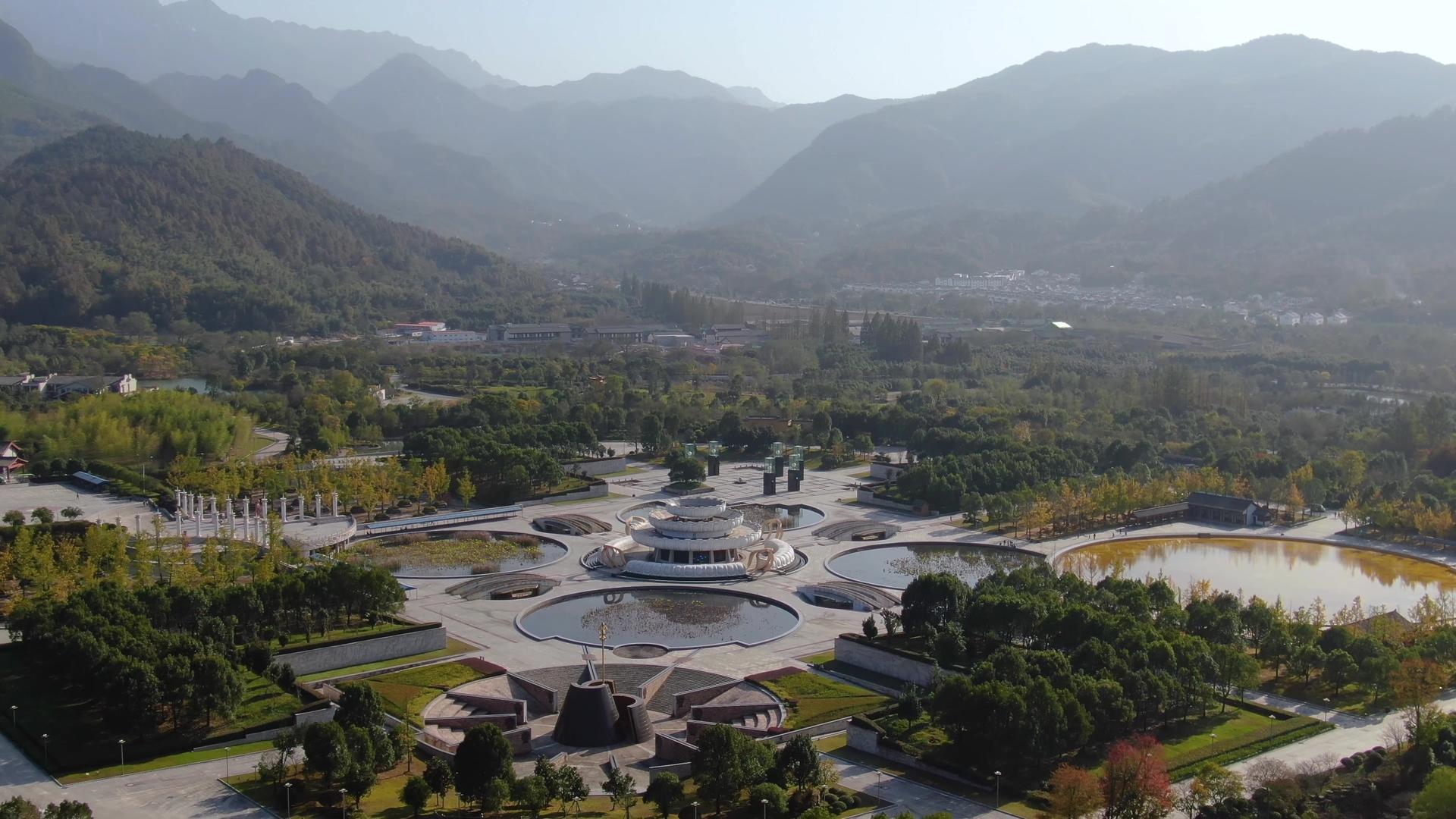 航拍九华山旅游风景区大愿文化园视频视频的预览图