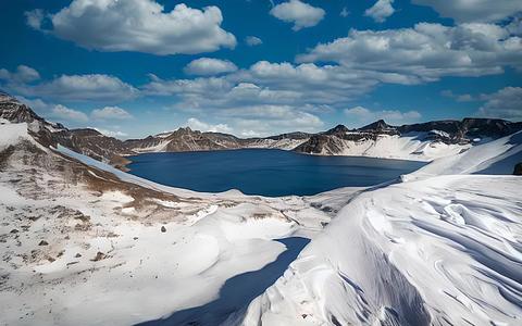冬季吉林长白山天池风景视频的预览图