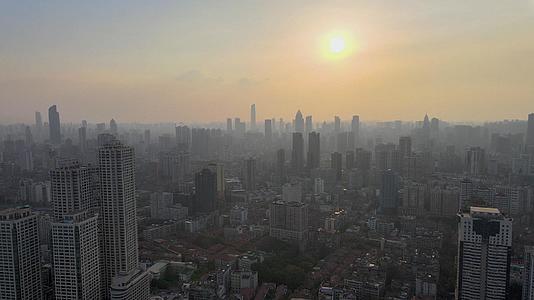 日落时分的武汉城市景观视频的预览图