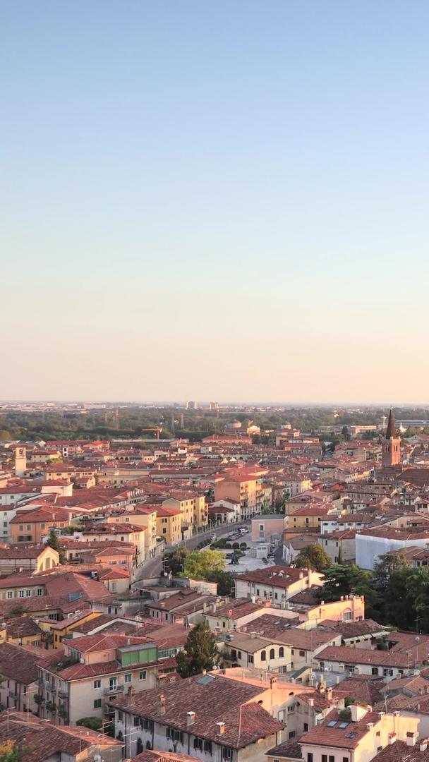 欧洲著名旅游城市意大利维罗纳城市日落天际线延时视频视频的预览图