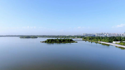 航拍大同文瀛湖生态公园视频的预览图