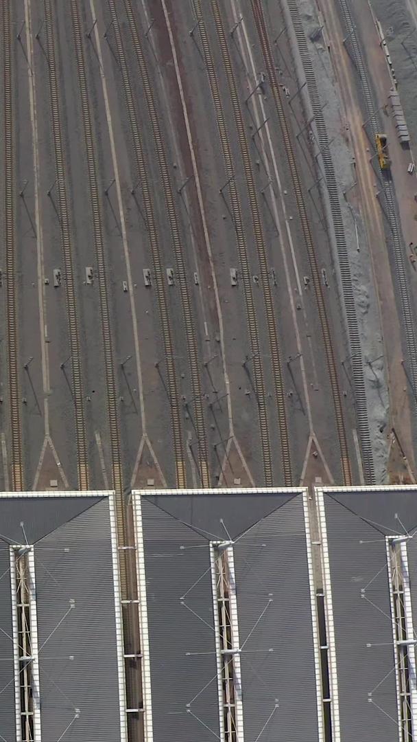 高速铁路进站航拍视频的预览图