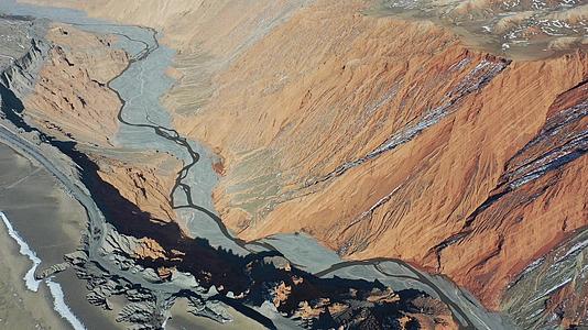 新疆安集海大峡谷航拍视频的预览图
