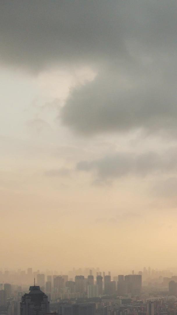 延时摄影航拍城市风光天际线夕阳夕阳夕阳余晖天空素材视频的预览图