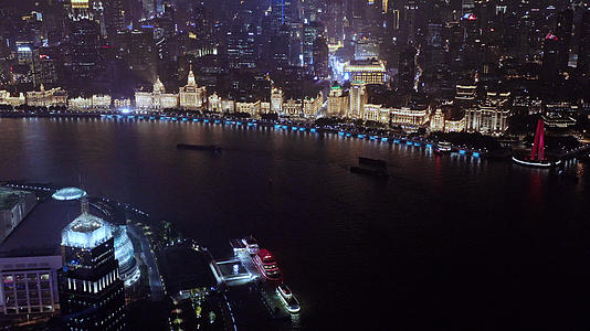 上海外滩夜景航拍视频的预览图