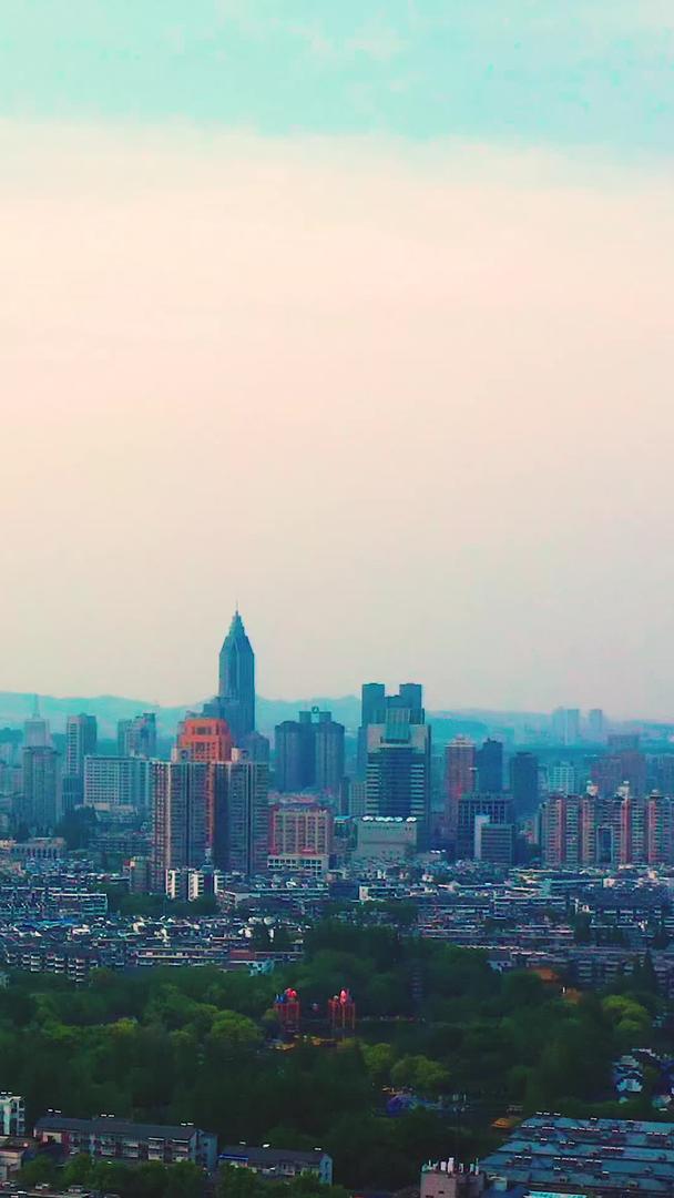 南京立交桥枢纽航拍黄昏视频的预览图