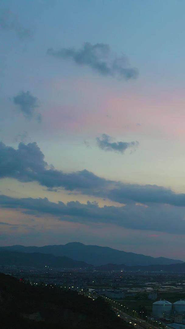航空摄影工业区海边的夕阳视频的预览图