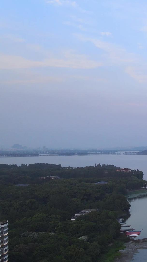 全国最大的航空风景城市中湖武汉东湖旅游风景素材视频的预览图