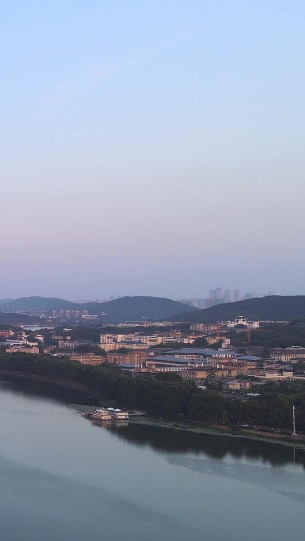 全国最大的航空风景城市中湖武汉东湖旅游风景素材视频的预览图