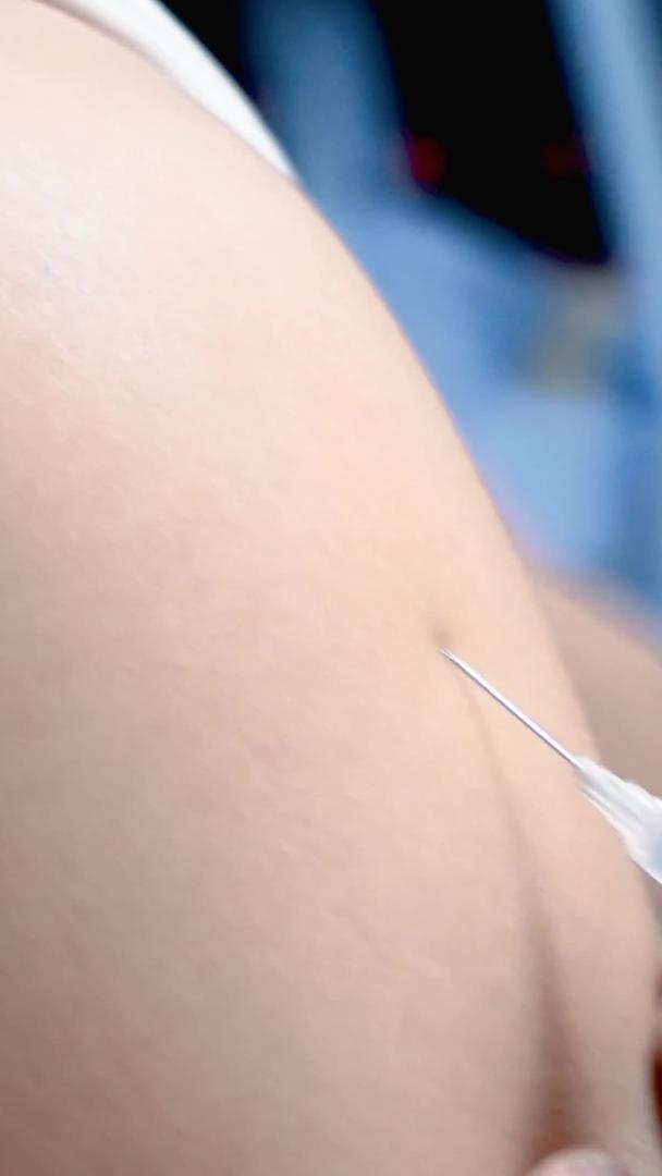 新冠状动脉疫苗接种视频的预览图