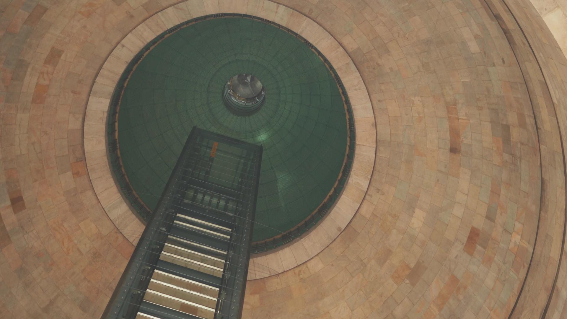 大陆建筑和电梯纪念碑视频的预览图