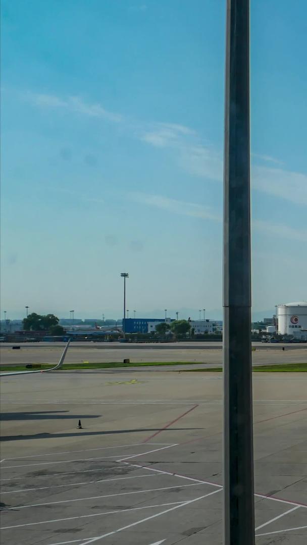 首都国际机场客机候机楼延时视频的预览图