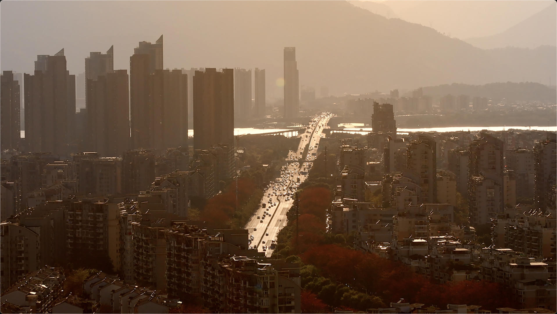 4k实拍福州夕阳下的城市群视频的预览图