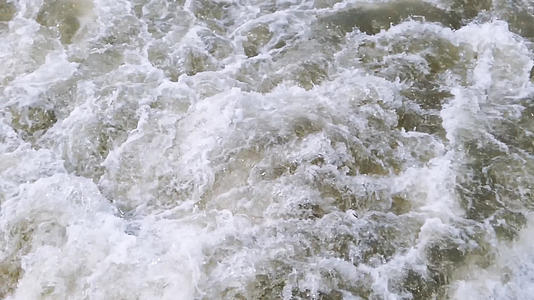 升格摄影慢动作奔腾翻涌的长江后浪浪花1080p素材视频的预览图
