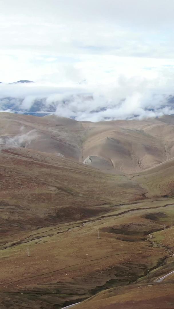 珠穆朗玛峰国家公园盘山公路航拍视频视频的预览图