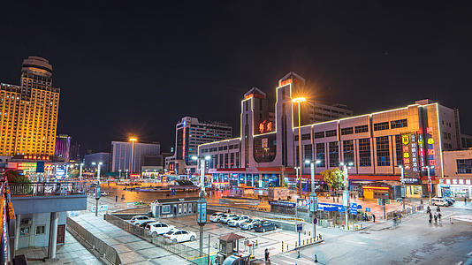 8k延时夜景河南郑州火车站广场视频的预览图