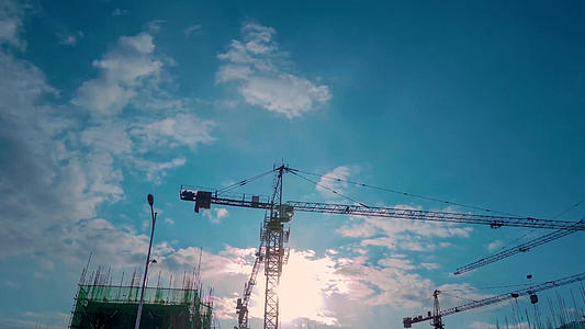 4K拍摄建筑工地塔吊延时摄影视频的预览图