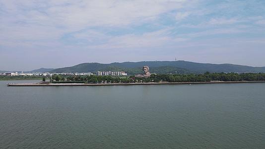 4K航拍湖南长沙湘江橘子洲景区视频的预览图