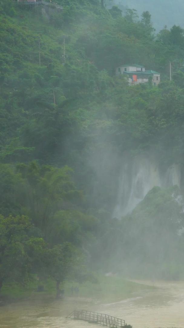 洪水时期德天瀑布实拍含瀑布声音视频的预览图