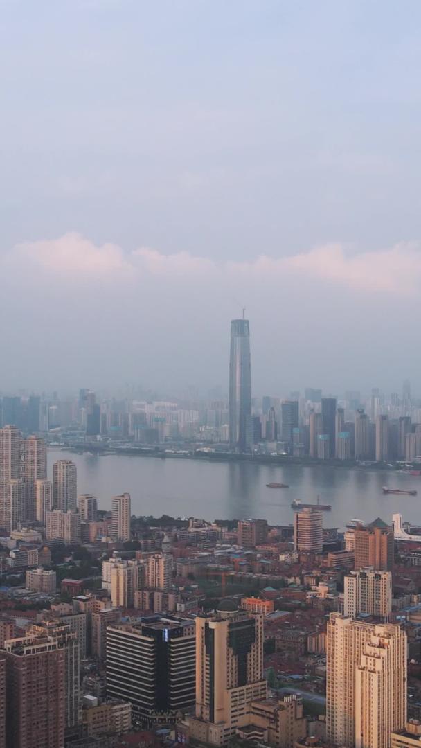 延时摄影航拍城市景观繁华商务金融中心城市天际线长江景观素材视频的预览图