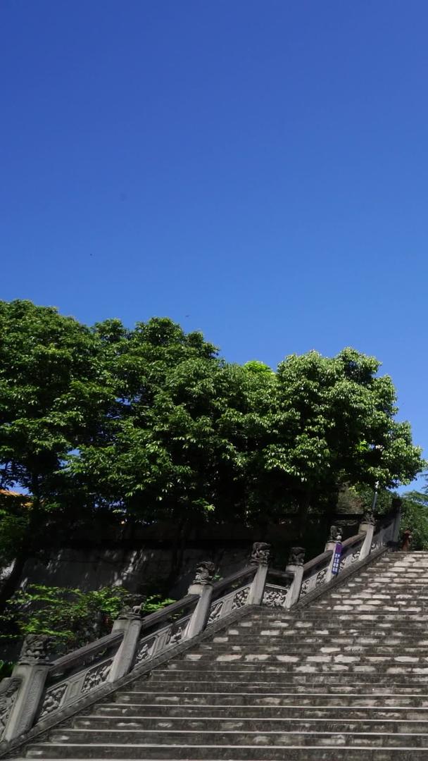 拍摄四川遂宁市灵泉寺古建筑视频素材视频的预览图