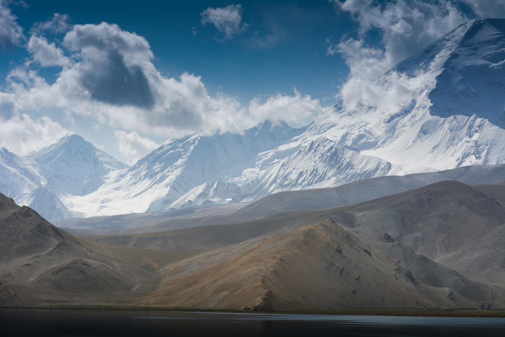 新疆慕士塔格峰雪山延时视频的预览图