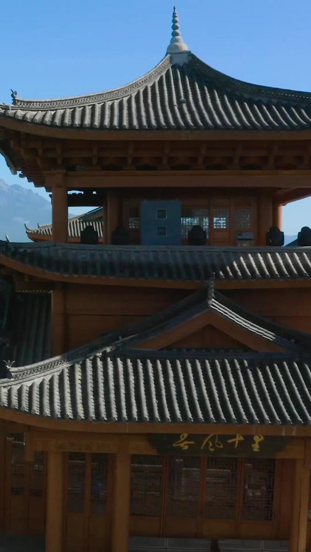 航拍中国古镇景区视频的预览图