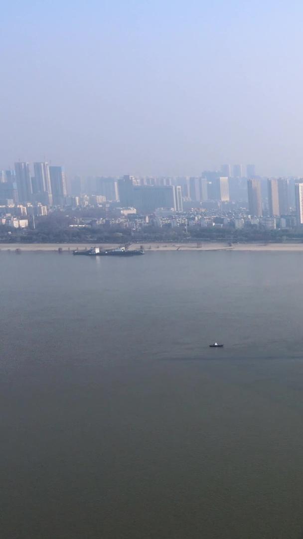 长江大桥武汉大桥航拍视频的预览图