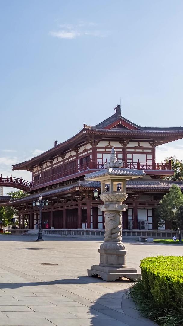 西安青龙寺遗址博物馆古源楼蓝天白云延迟视频的预览图