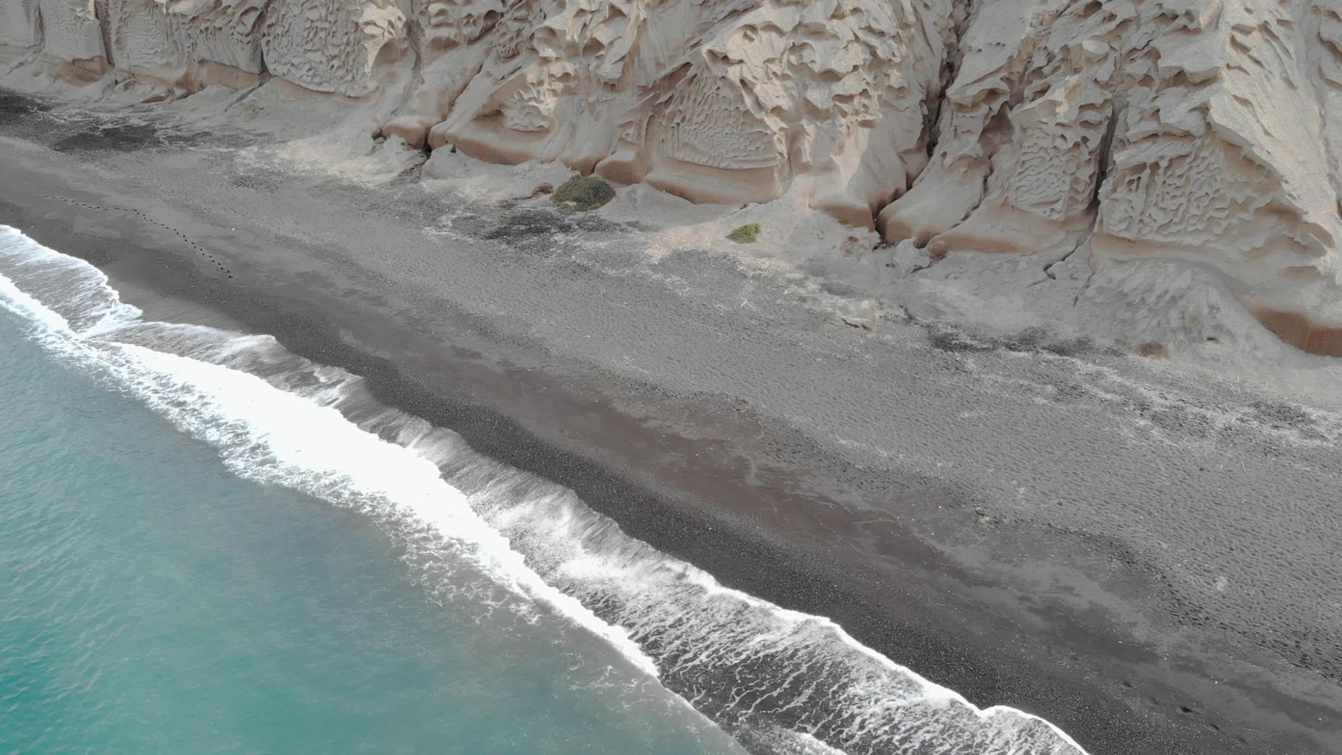 希腊黑沙滩在斯桑托里尼视频的预览图